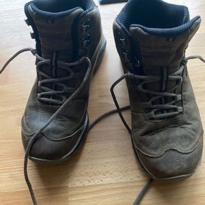 Merrell hiking boots size 9